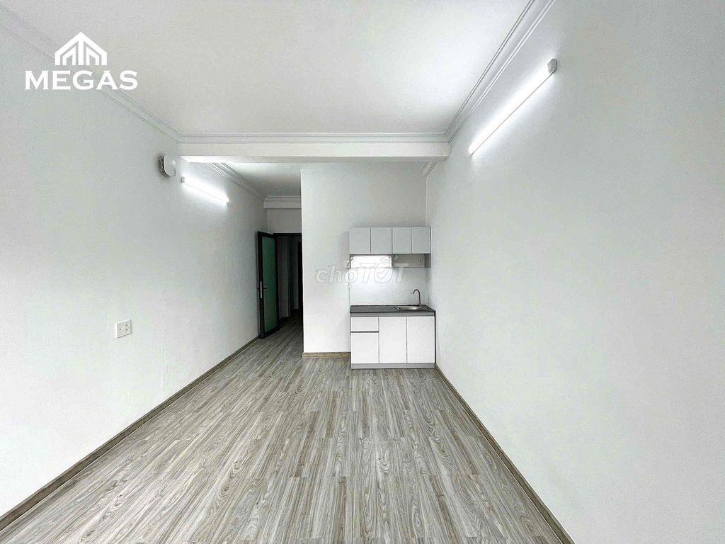 Studio ban công gần Quận 10