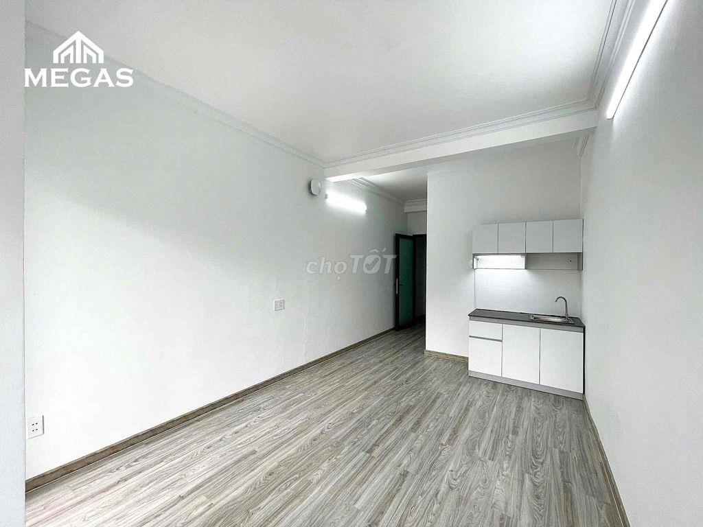 Studio ban công gần Quận 10