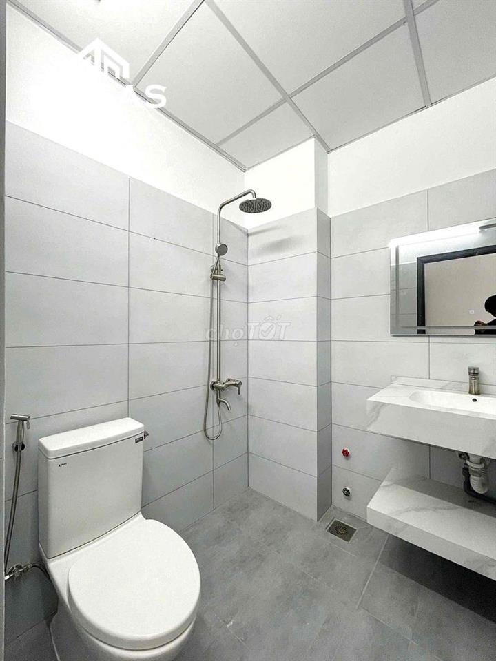 Studio ban công gần Quận 10