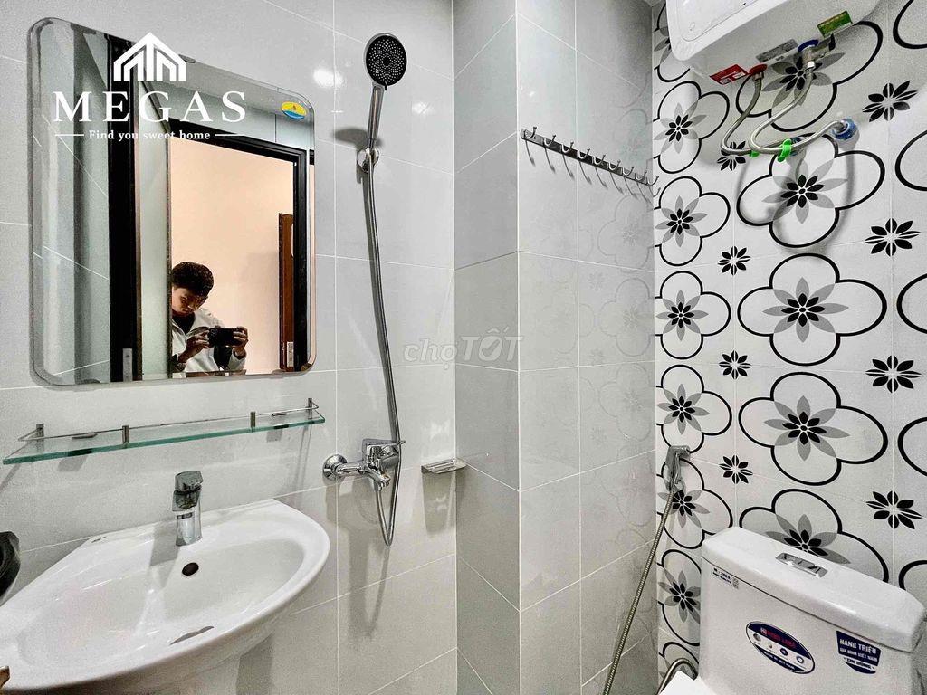 Studio ban công ngay Âu Cơ Lạc Long Quân