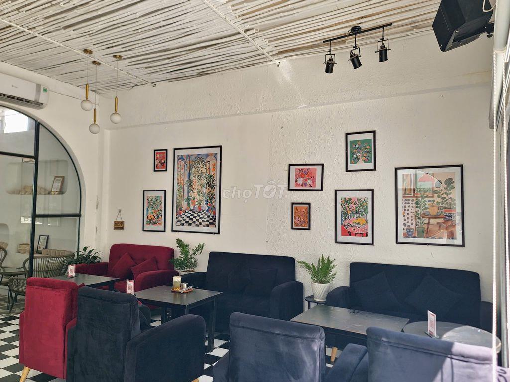 Sang quán cafe bistro có hồ Koi 180m² Bình Thạnh, có bếp, full setup