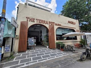 Sang quán cafe bistro có hồ Koi 180m² Bình Thạnh, có bếp, full setup