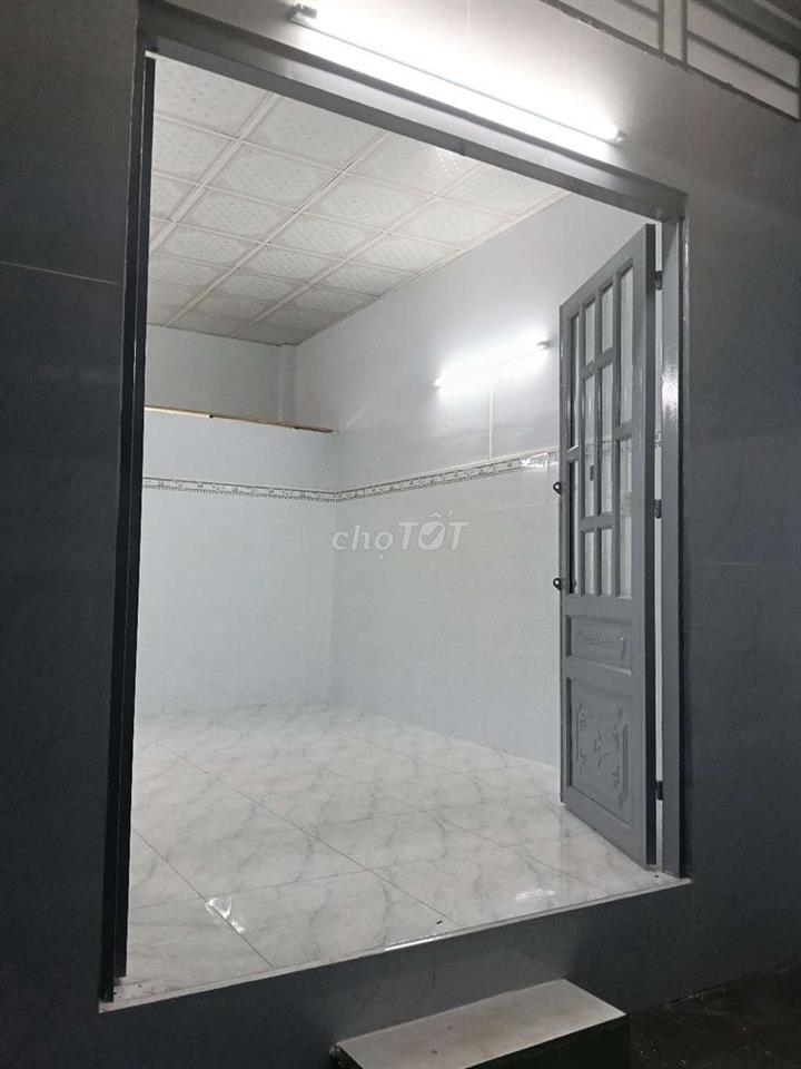 Nhà mới, còn trống Đường Bùi Tư Toàn 