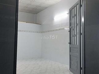 Nhà mới, còn trống Đường Bùi Tư Toàn 