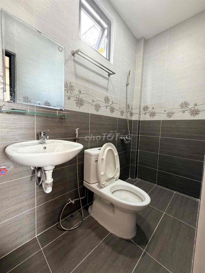 NHÀ MỚI CHÍNH CHỦ 4,5x10m, 5 TẦNG, HẺM 2 XE HƠI NÉ NHAU, LÊ ĐỨC THỌ
