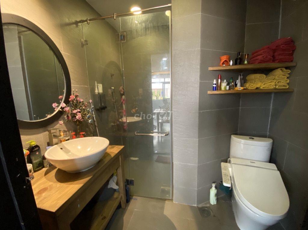BÁN CĂN HỘ CC SCREC TOWER  – 105M² (3PN - 2WC) – 5.7 TỶ (CÒN BỚT)