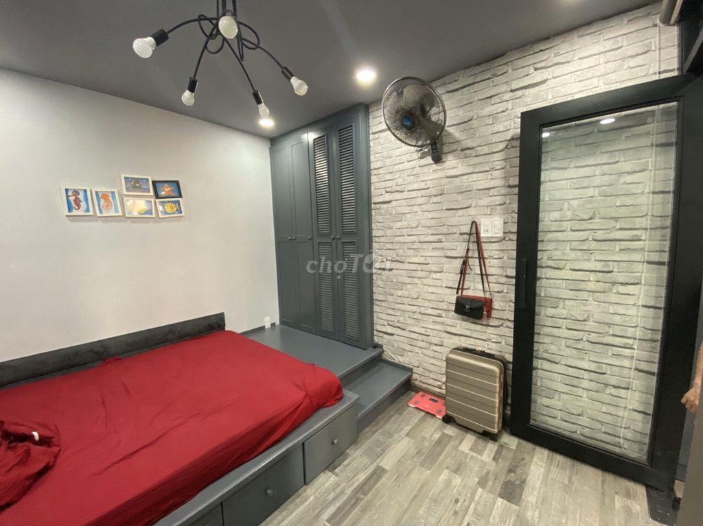 BÁN CĂN HỘ CC SCREC TOWER  – 105M² (3PN - 2WC) – 5.7 TỶ (CÒN BỚT)