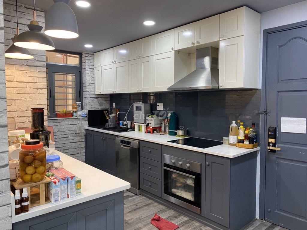 BÁN CĂN HỘ CC SCREC TOWER  – 105M² (3PN - 2WC) – 5.7 TỶ (CÒN BỚT)