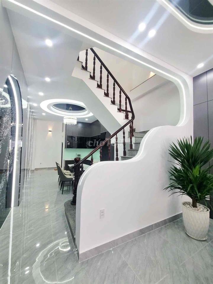 bán nhà đẹp giá rẻ tại lâm thị hố quận 12