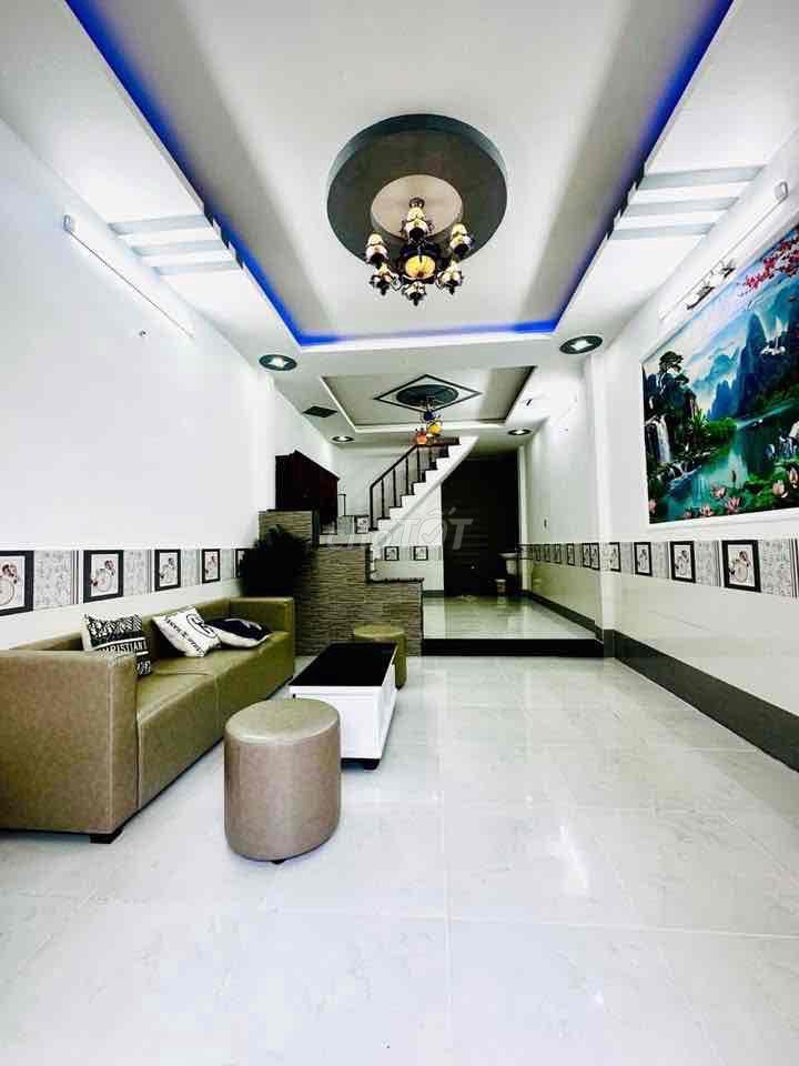 BÁN NHÀ 68m2- 3 tầng- HXH. GIÁ NHỈNH 5 ĐỒNG