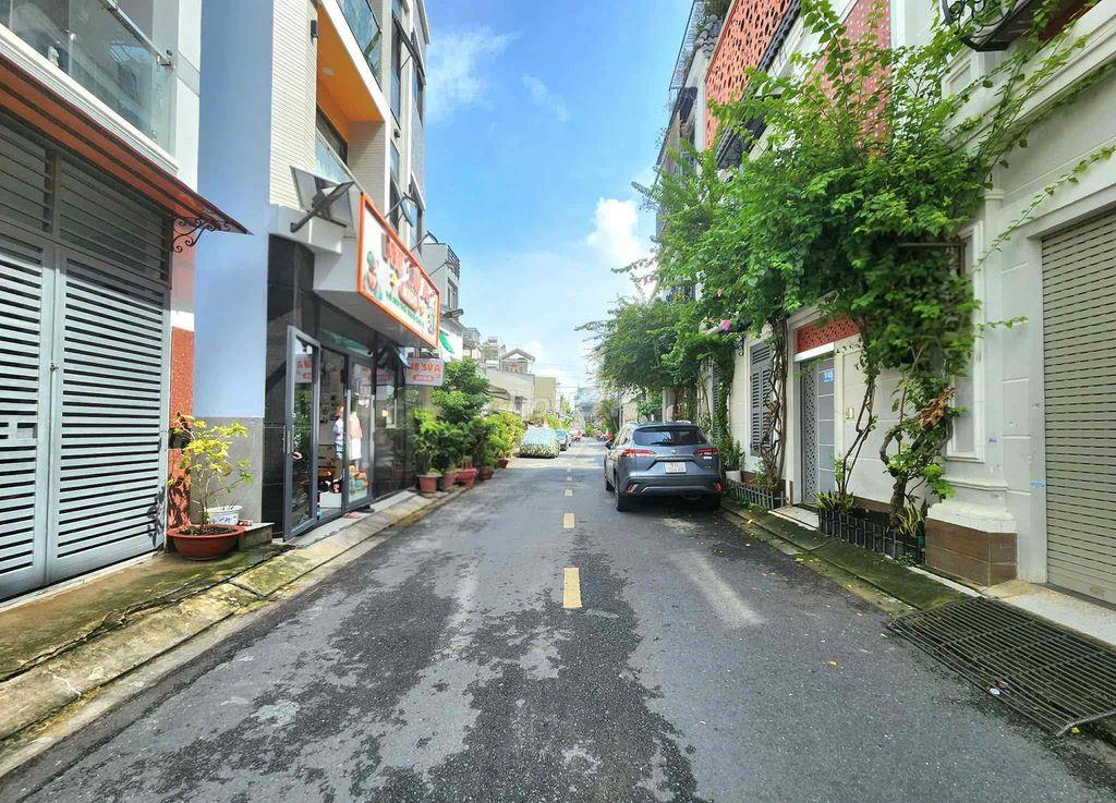 Nhà Mặt Tiền
