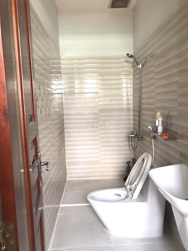 CHO THUÊ NGUYÊN CĂN MẶT TIỀN ĐƯỜNG TÂY HÒA 420m2 1TR4L