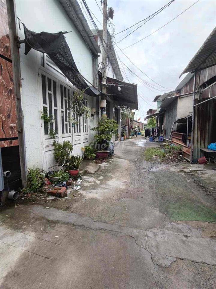 cc bán nhà hẻm xe hoi dân cư mới