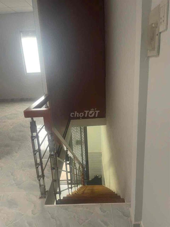 bán nhà hẻm be tông công hop hien huu sát bình tân