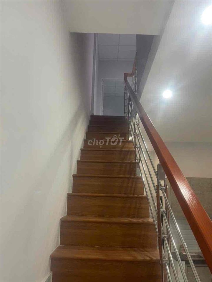 bán nhà hẻm be tông công hop hien huu sát bình tân