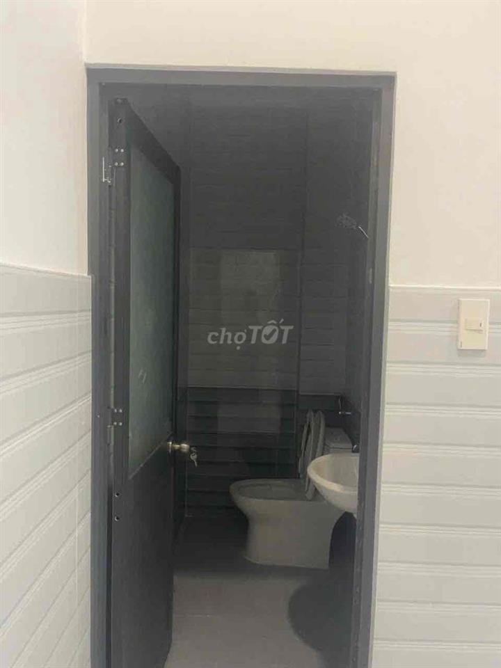 bán nhà hẻm be tông công hop hien huu sát bình tân