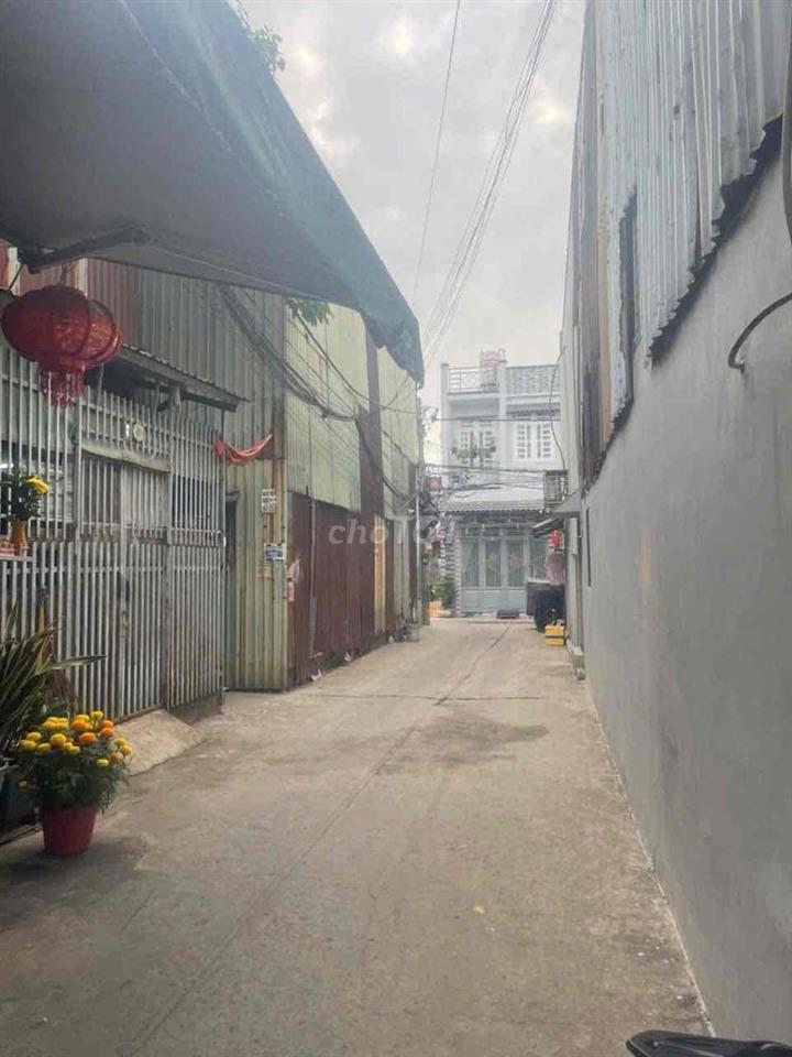 bán nhà hẻm be tông công hop hien huu sát bình tân