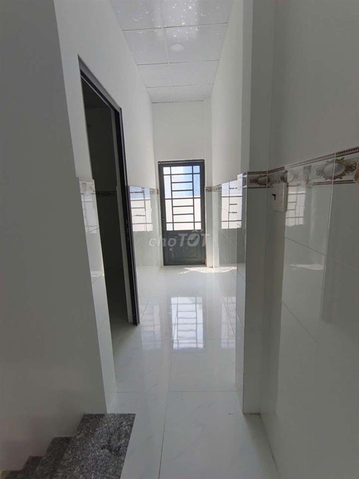 nhà  Vĩnh Lộc B, sát  bên  BV Bình Tân 
