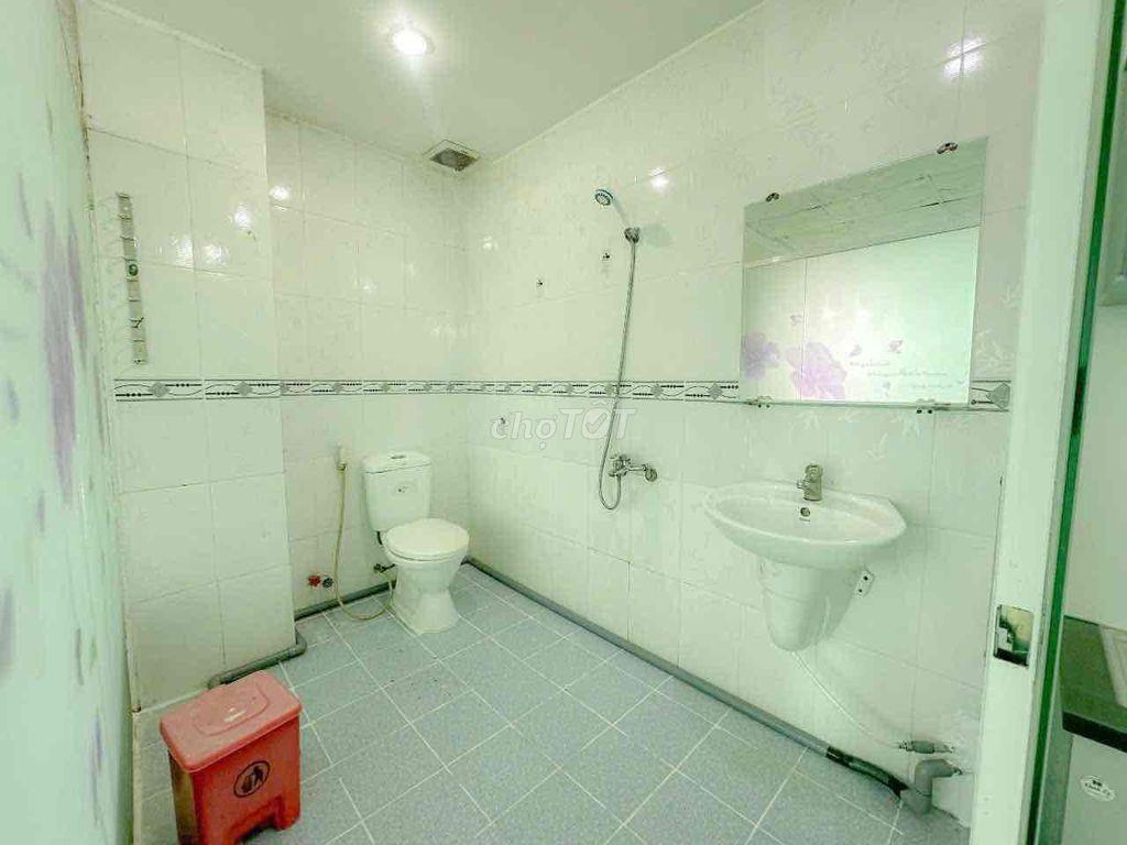 Pass trọ Bình Tân , Trần Văn Giàu