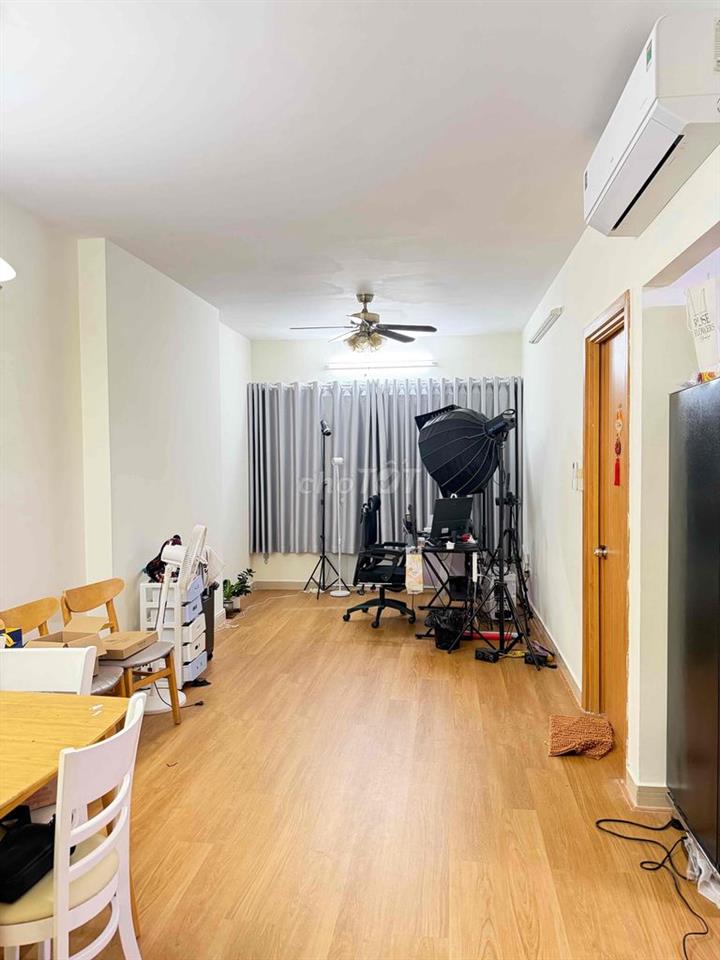 Cho thuê chung cư saigonres 2pn NTCB căn làm mới full