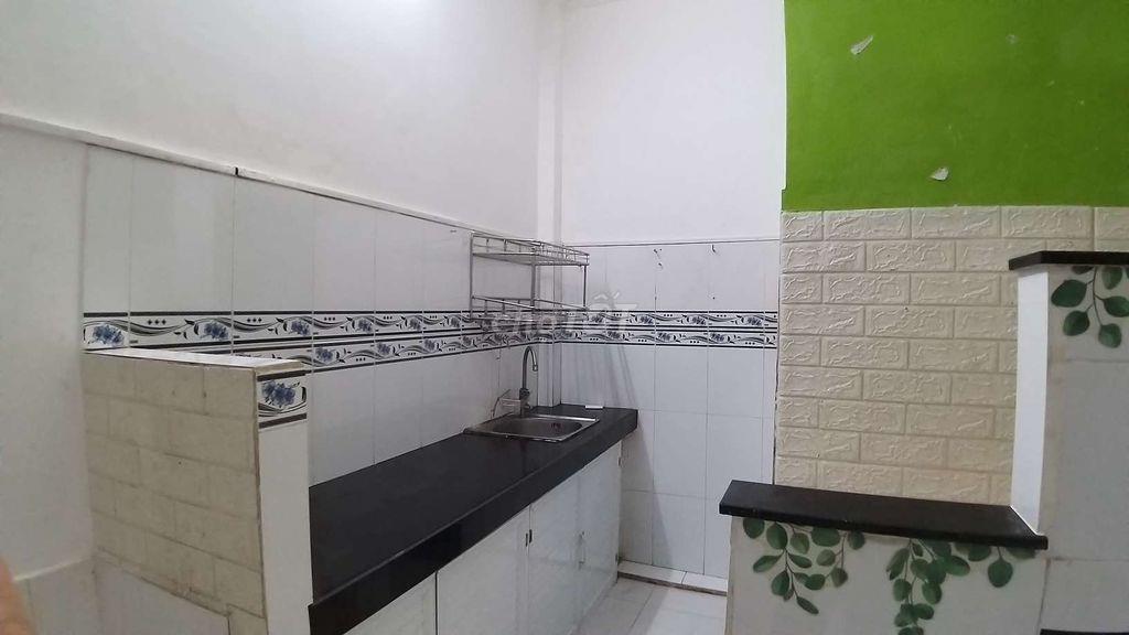 Nhà 1 trệt 1 lầu gần chợ Gò Vấp, đi bộ ra Vincom PVT