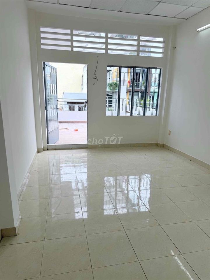 cần bán nhà q11