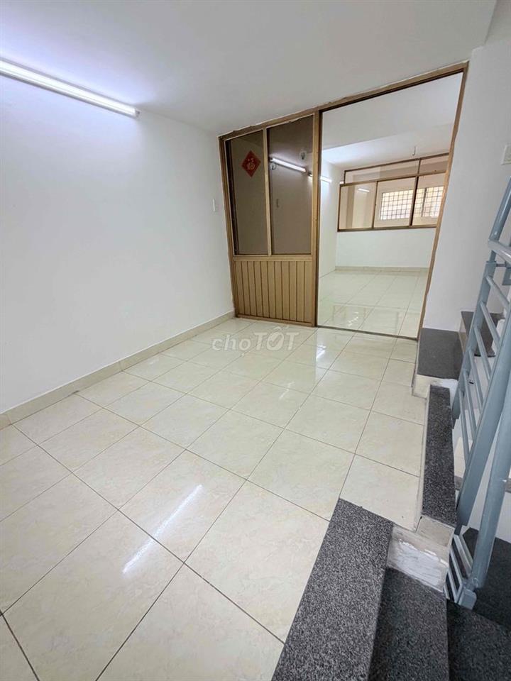 cần bán nhà q11