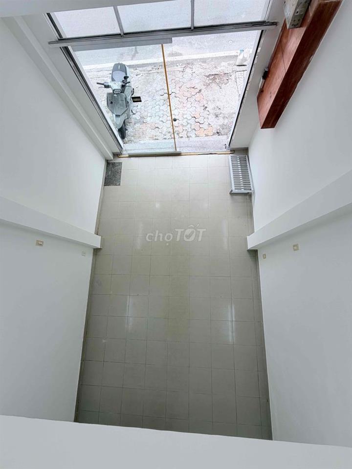 cần bán nhà q11