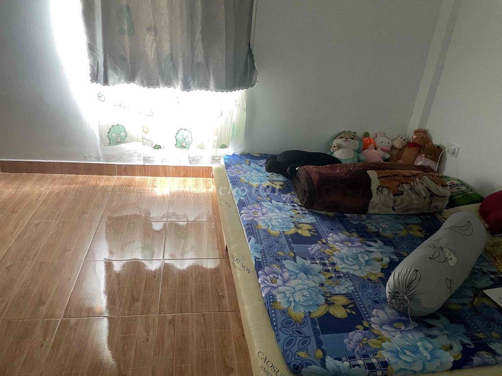 Tìm Nữ Ở Ghép