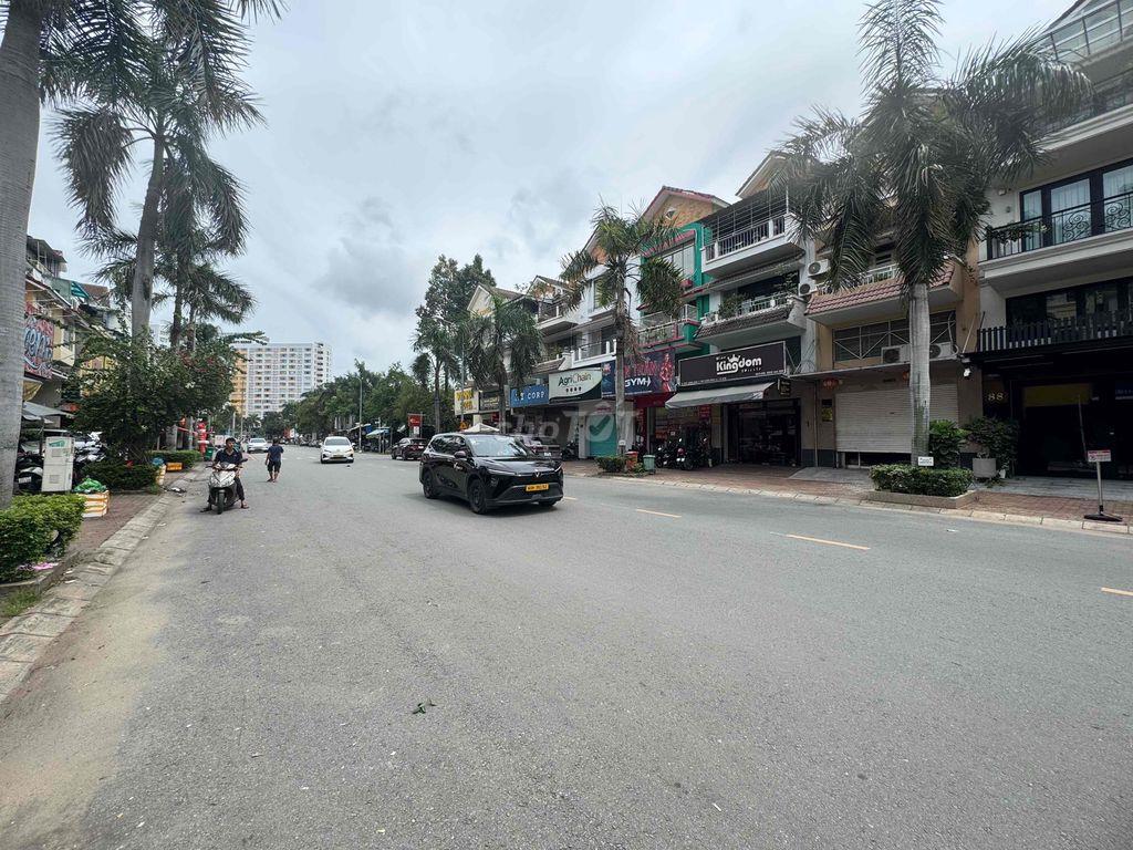 Cho thuê mặt bằng đường Trần Trọng Cung Q7