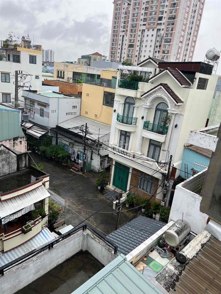 cần bán căn nhà hẻm xe hơi sát đầm sen