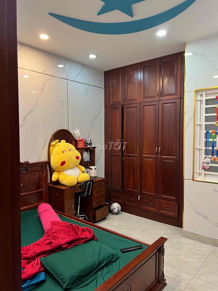 cần bán căn nhà hẻm xe hơi sát đầm sen