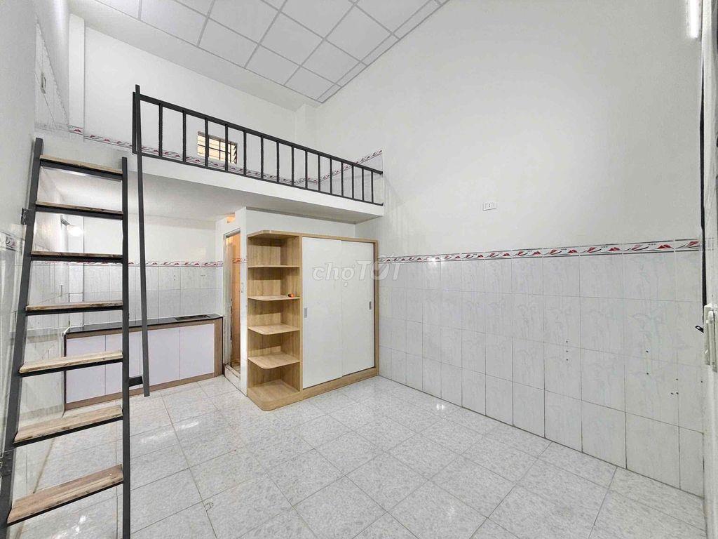 DUPLEX MỚI XÂY - NGAY KTX KHU B