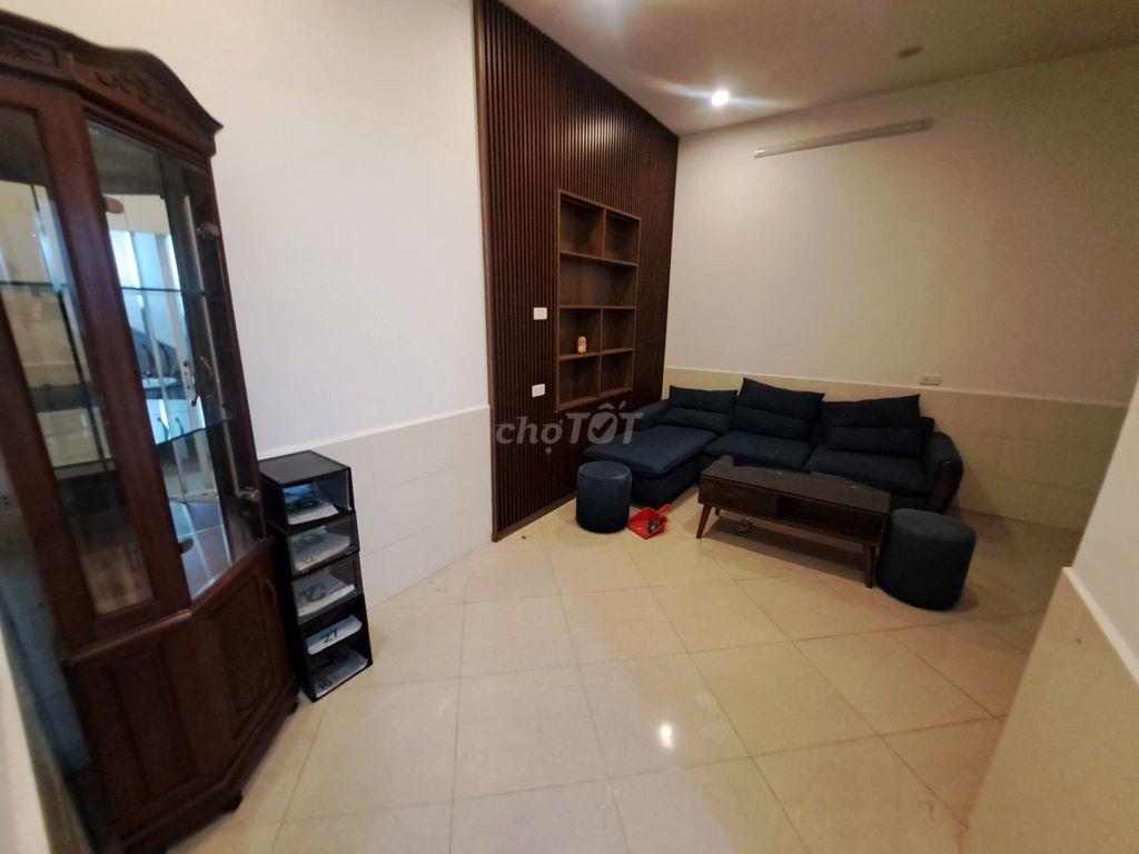 Cho thuê nhà 3 tầng đủ đồ 2 phòng ngủ ở khu Hoàng Cầu