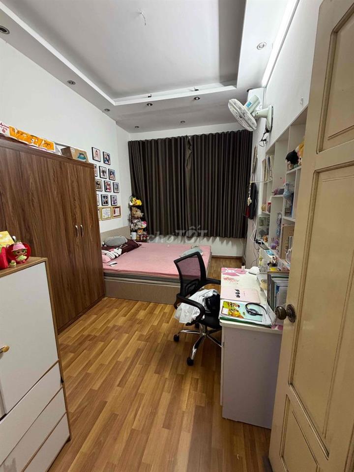 cho thuê phòng tầng 2 trong nhà 5 tầng