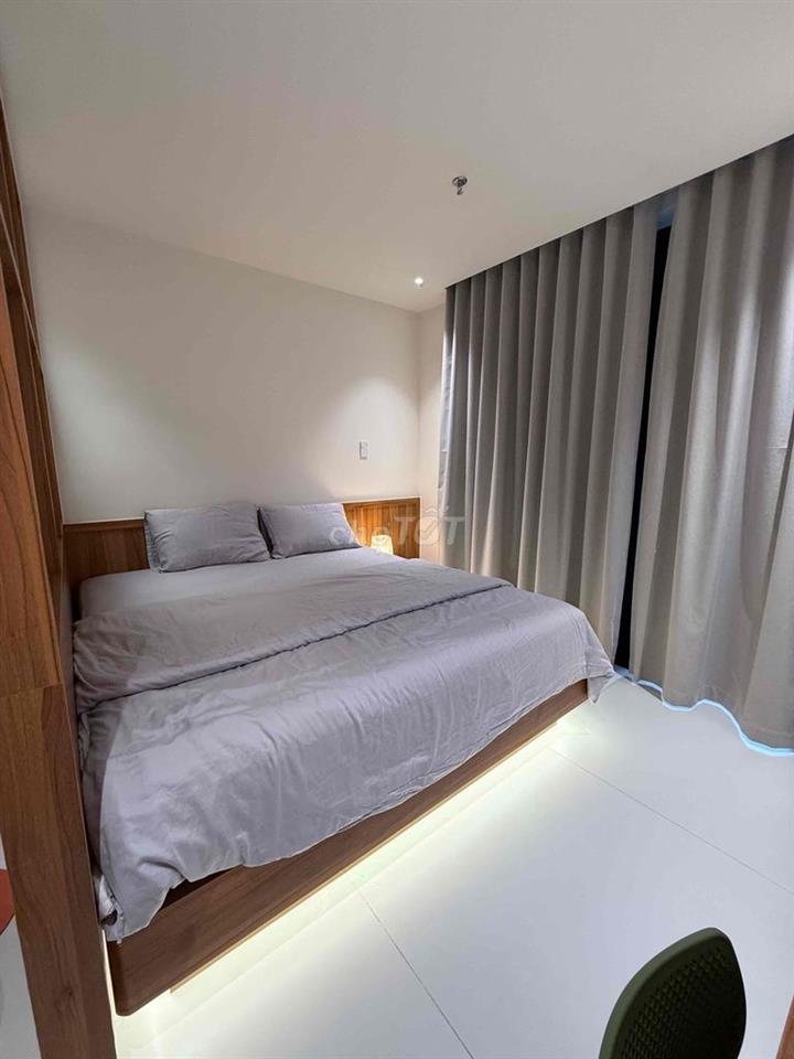 HIGH-END 1-BEDROOM APARTMENT FOR RENT – OPPOSITE PARK & 3-MIN WALK TO