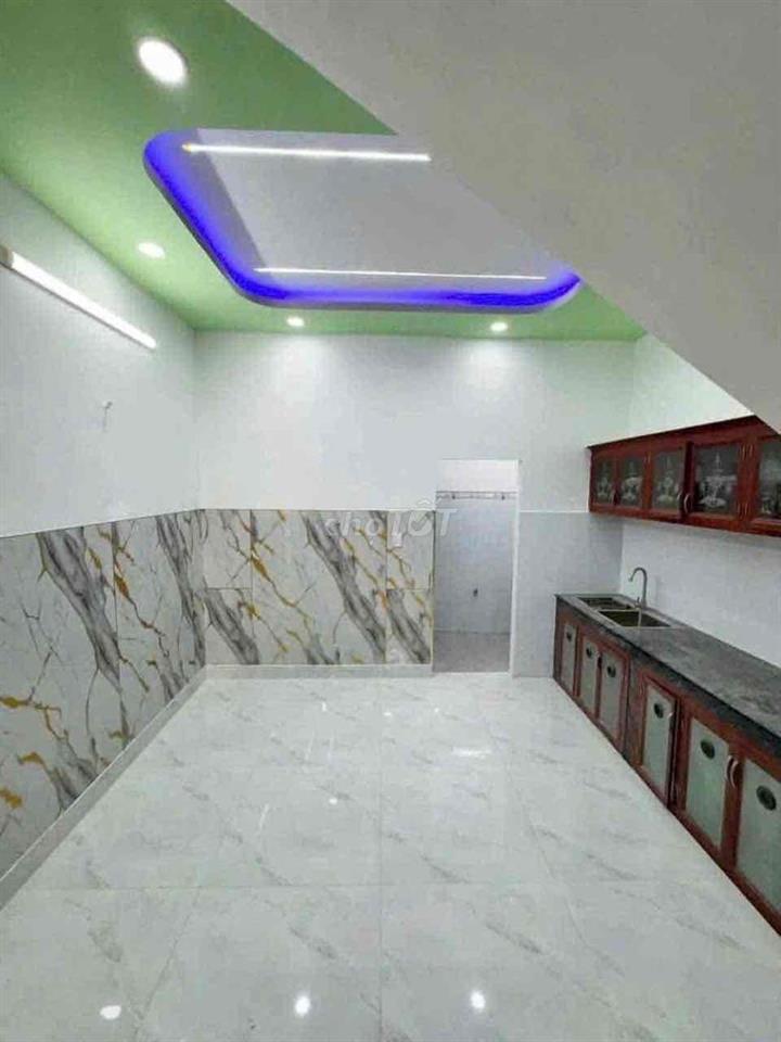 Bán nhà 1 trệt 1 lầu đường 8 m