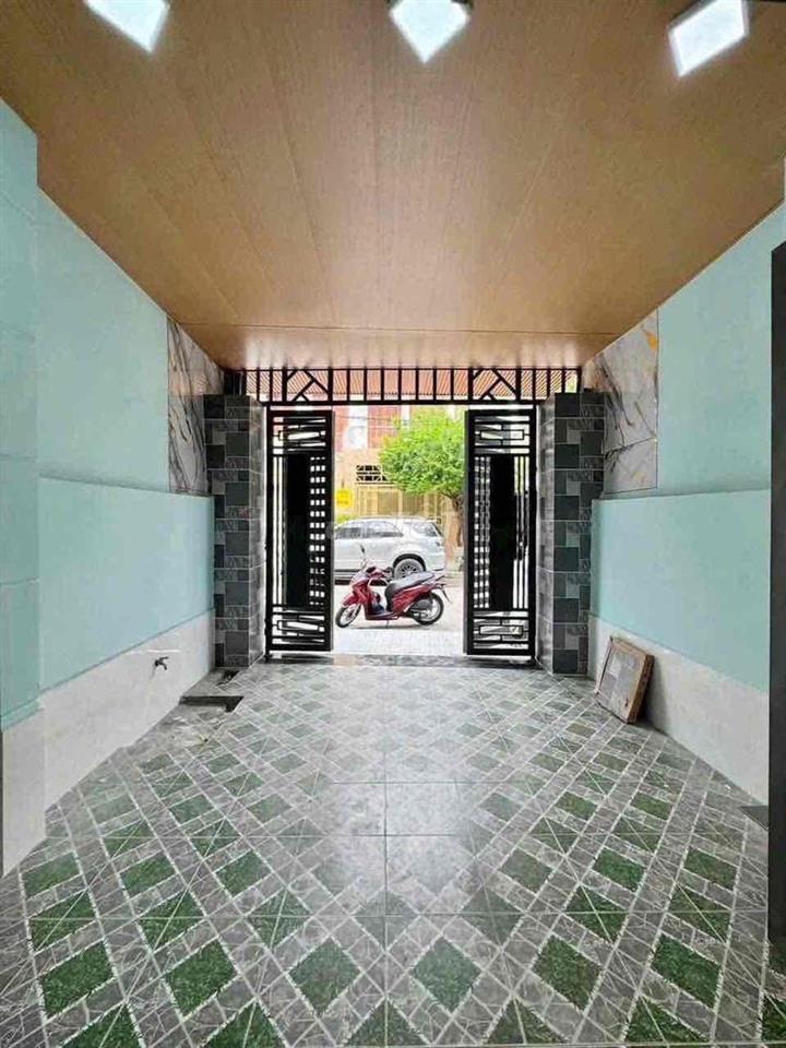 Bán nhà 1 trệt 1 lầu đường 8 m
