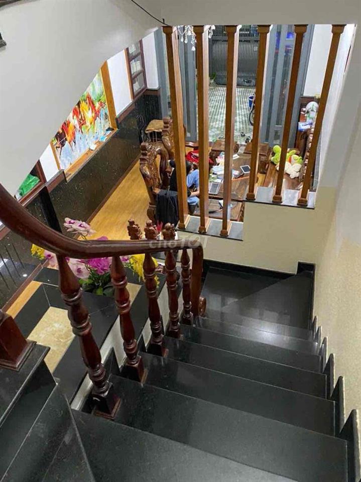 nhà 3 tấm gần ngã ba cây điệp
