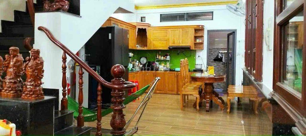 nhà 3 tấm gần ngã ba cây điệp