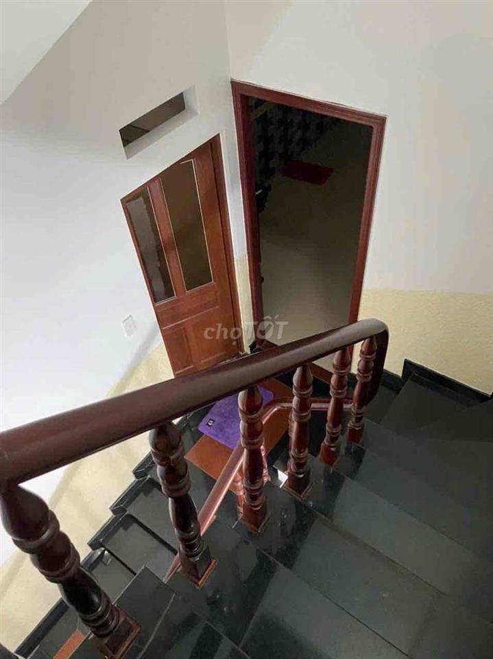 nhà 3 tấm gần ngã ba cây điệp