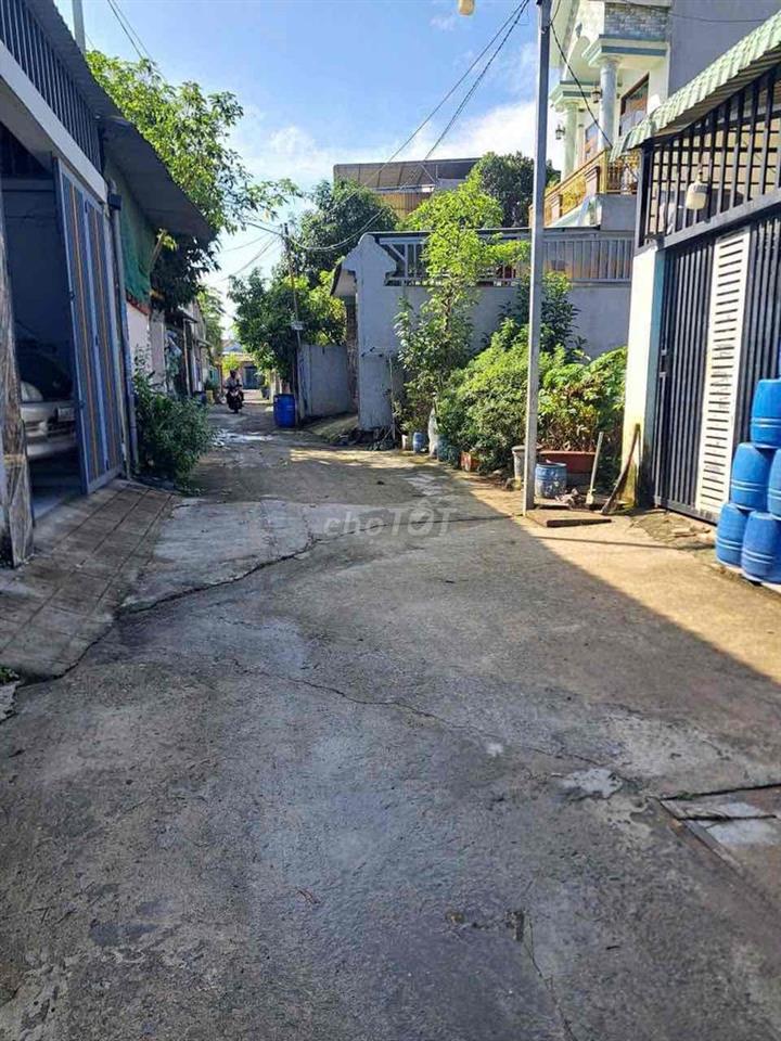 Tôi cần bán lô đất vtri gần chợ di an 1
