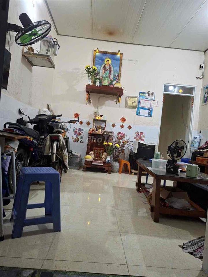 Bán căn nhà gần sân vận động đông hoà