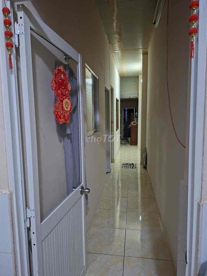 Bán căn nhà gần sân vận động đông hoà