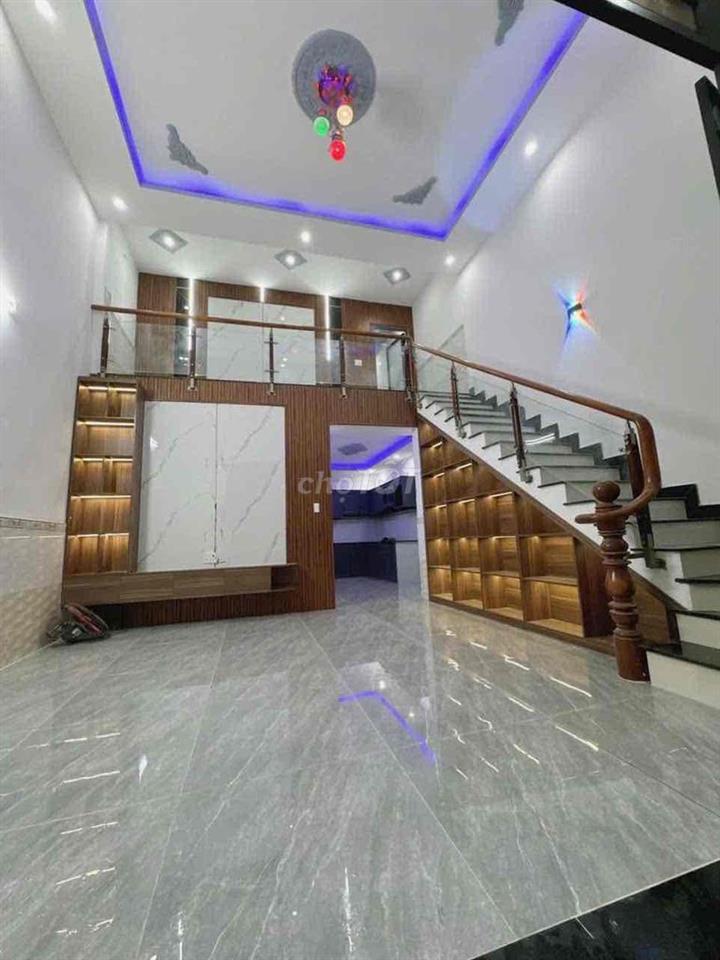 Bán căn nhà ngay trường hoc cấp 1/2