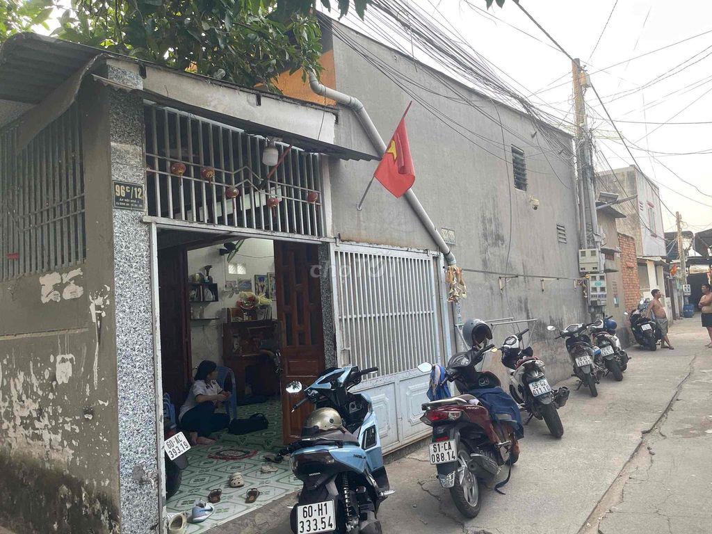 Cần bán căn nhà sổ chung ngay khu chung cư bicon thống nhất binh an
