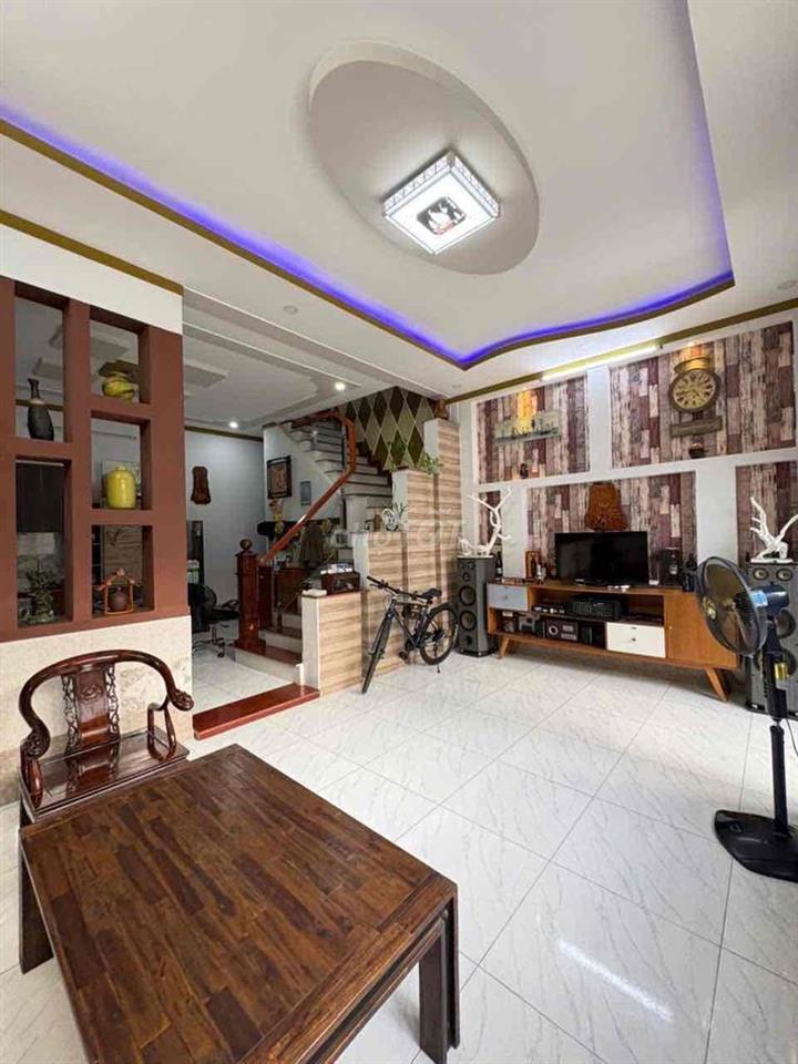 Cần bán nhà trệt lầu ngay sân vận động đông hoà