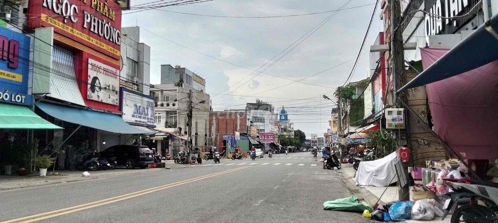 Cần bán mặt bằng kinh doanh rộng rãi đường D9 - KDC Việt Sing