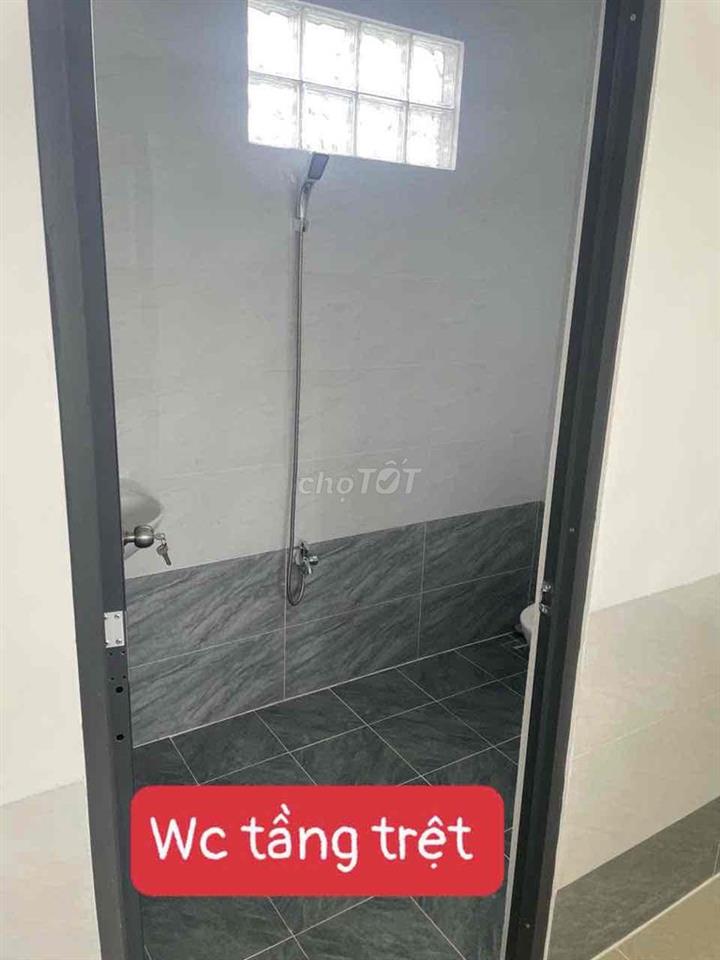 Nhà mới xây xe 7 chổ đậu ngay cửa