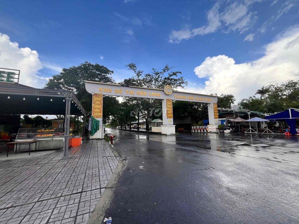 Nhà mới xây xe 7 chổ đậu ngay cửa